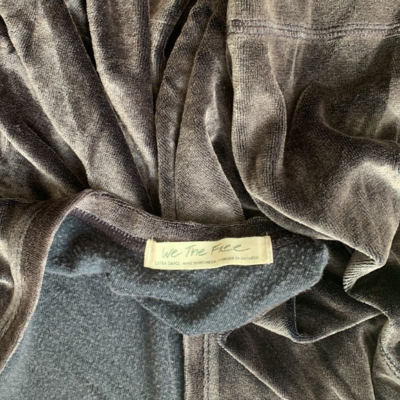NWOT Free People velvet over sized tee shirt - Picture 2 of 3
